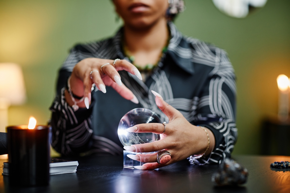 voyance avec une boule de cristal