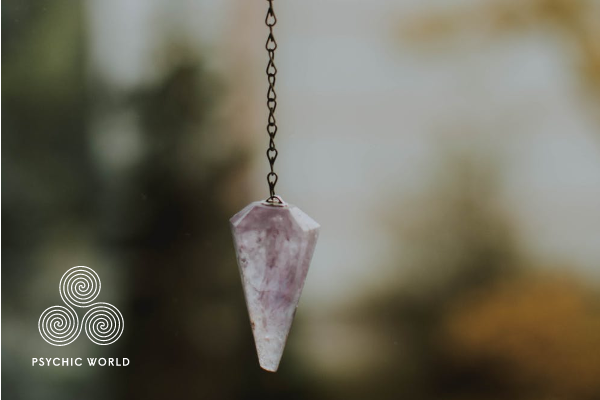 pendulum-crystal-outside-reading