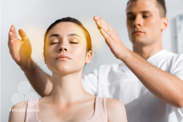 man-hand-reiki-session-woman